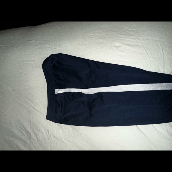Under Armour Sweats - Picture 5 of 6